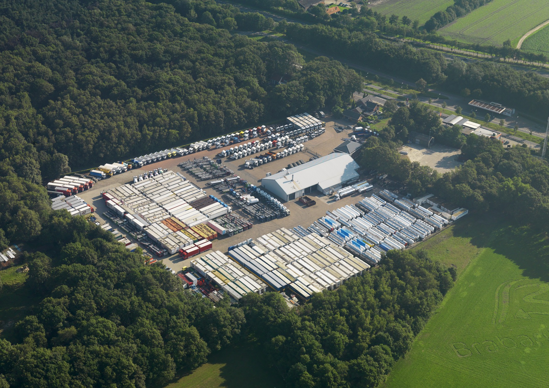 Dingemanse B.V. - Lastbilar MAN - År: 2012, växellåda: manuell undefined: bild 1