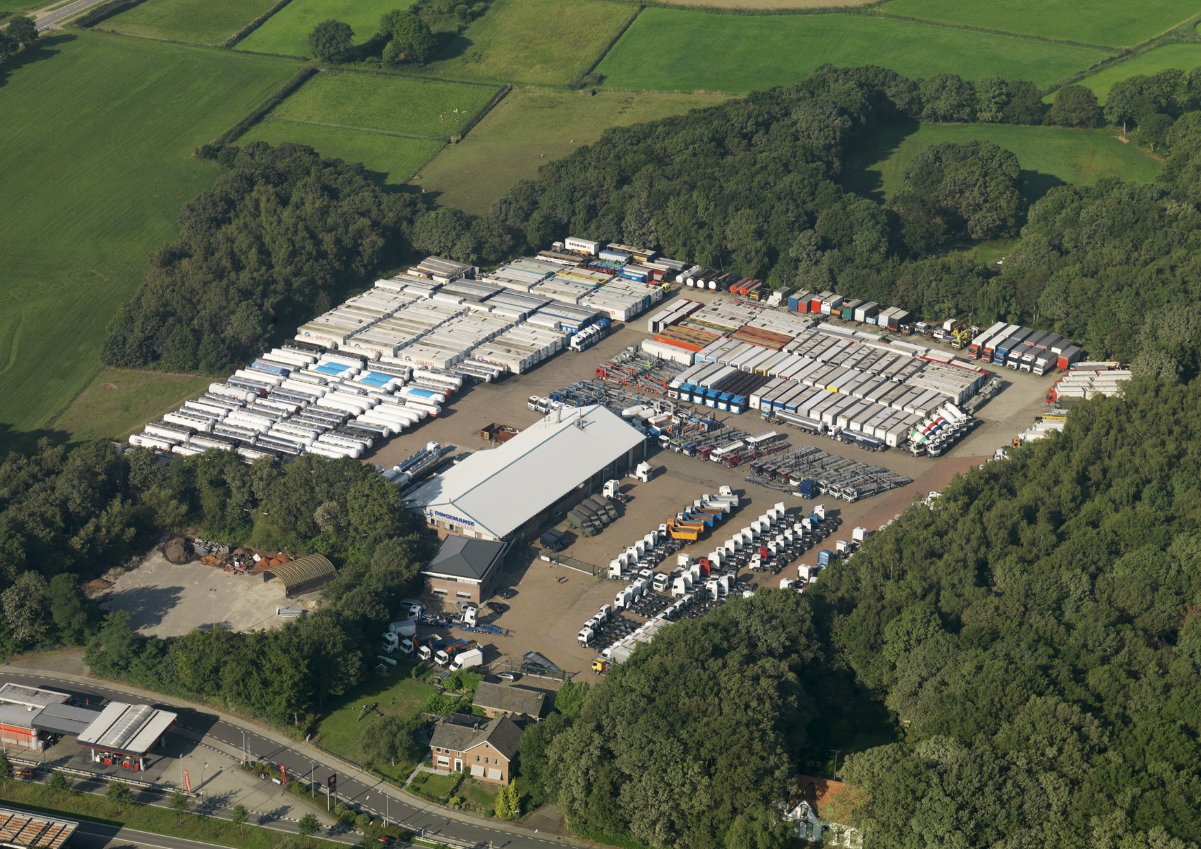 Dingemanse B.V. - Lastbilar MAN - År: 2012, växellåda: manuell undefined: bild 2