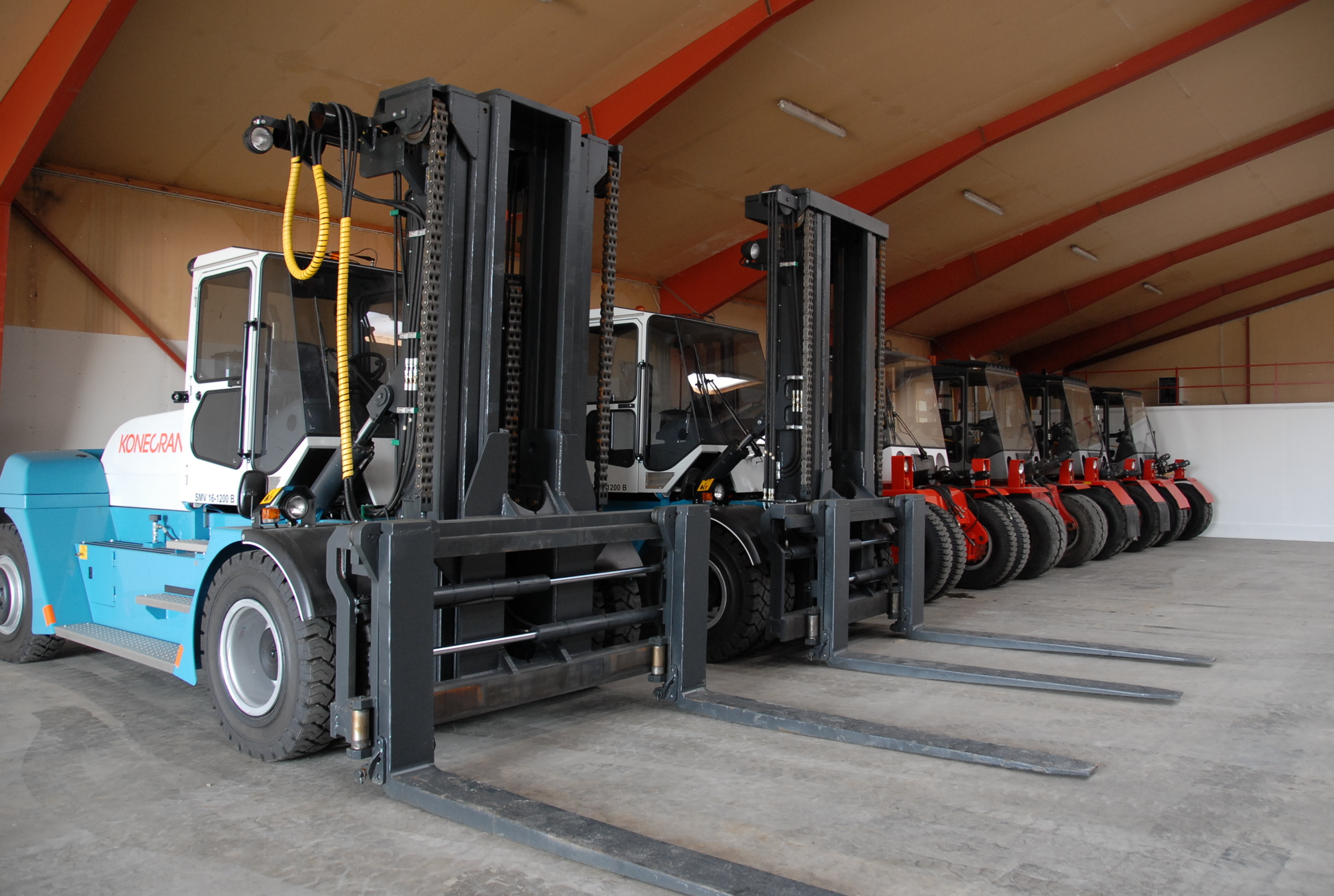 UnikTruck A/S - Materialhanteringsutrustning SVETRUCK - År: 2001 undefined: bild 3