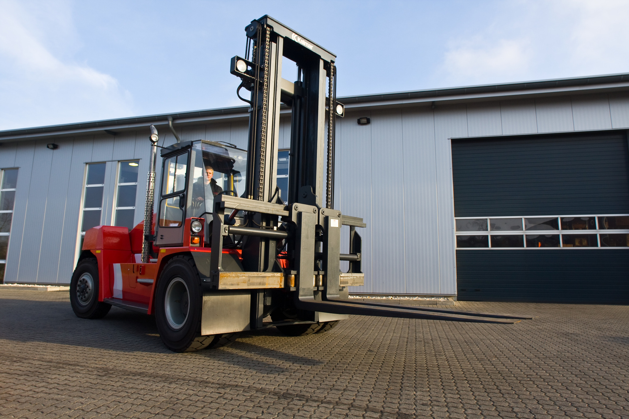 UnikTruck A/S - Materialhanteringsutrustning SVETRUCK - År: 2001 undefined: bild 2