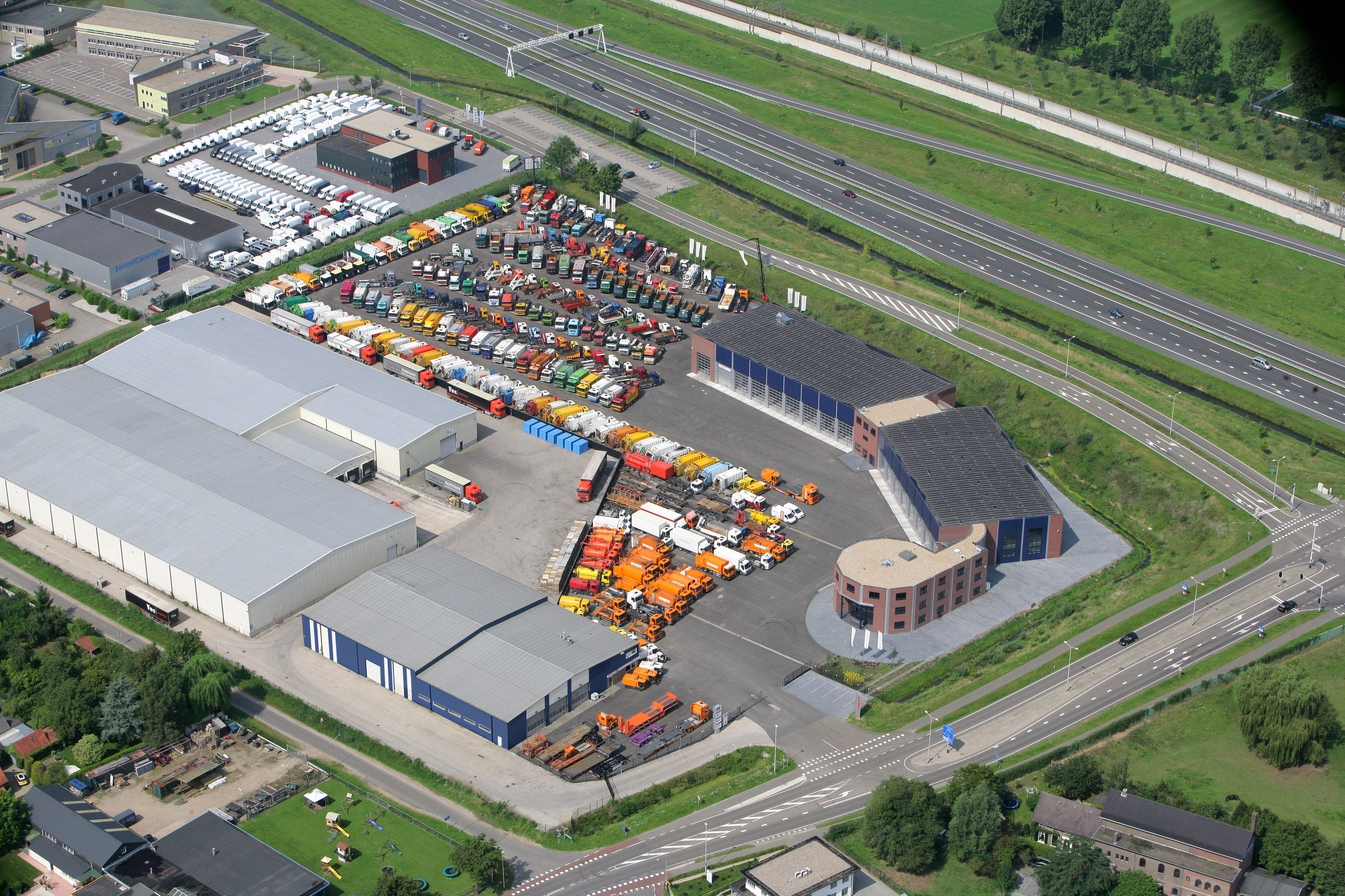 CLEAN MAT TRUCKS B.V. - fordon till salu undefined: bild 1