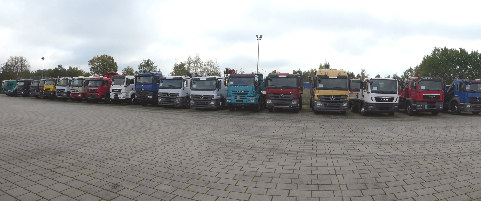 Henze Truck GmbH - Lastbilar VOLVO FM - luftkonditionering undefined: bild 1