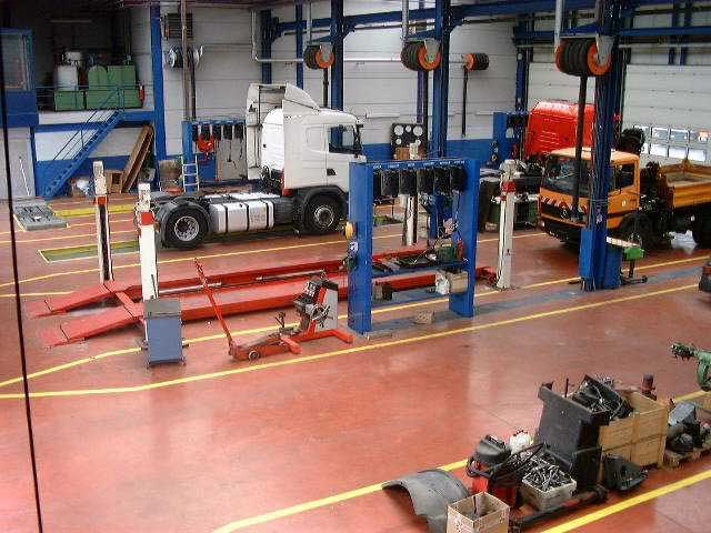 Degroote Trucks & Trailers - Lastbilar RENAULT - Euro 1, Diesel undefined: bild 2