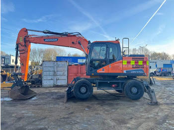 Grävmaskin på däck DOOSAN DX170W-5