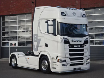 Dragbil SCANIA