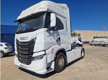 Dragbil IVECO S-WAY