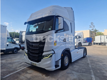 Dragbil IVECO S-WAY