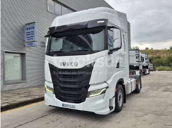 Dragbil IVECO S-WAY