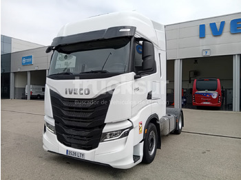 Dragbil IVECO S-WAY