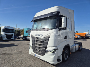 Dragbil IVECO S-WAY
