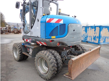 Grävmaskin på däck WACKER