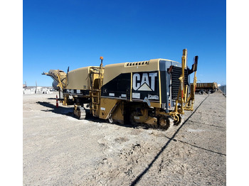 Asfaltfräs CATERPILLAR