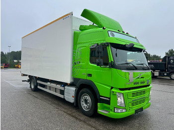 Lastbil med skåp VOLVO FM 330