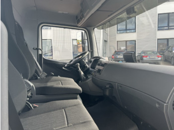 Interior photo 2: Tippbil lastbil Mercedes-Benz Atego 818/23 K 4x2 Atego 818/23 K 4x2, 2x AHK, Meiller-Kipper, mehrfach Vorhanden!