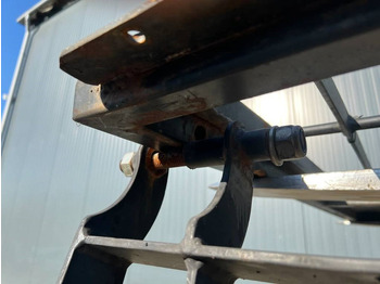 Hytt och interiör för Byggmaskiner Cat 313D / M315D / 320D / 325D / 330D / 345C / 365C /: bild 4