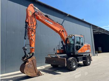 Grävmaskin på däck DOOSAN DX170W-5