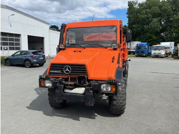 Tippbil lastbil UNIMOG