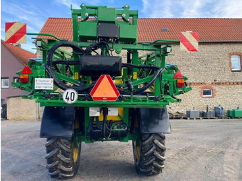 Bogserad spruta John Deere M740I: bild 3