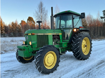 Traktor JOHN DEERE 40 Series