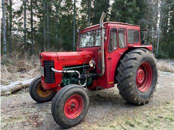 Traktor MASSEY FERGUSON