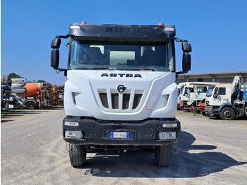 Betongbil IVECO Astra