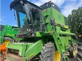 Skördetröska JOHN DEERE