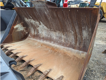 Lastarskopa CATERPILLAR