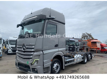 Containerbil/ Växelflak lastbil MERCEDES-BENZ Actros 2545