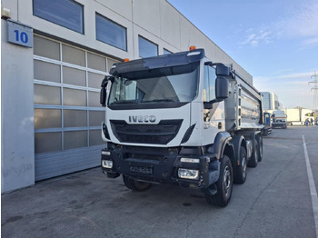 Tippbil lastbil IVECO Trakker