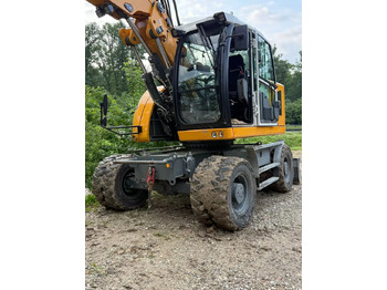 Grävmaskin på däck LIEBHERR A 918