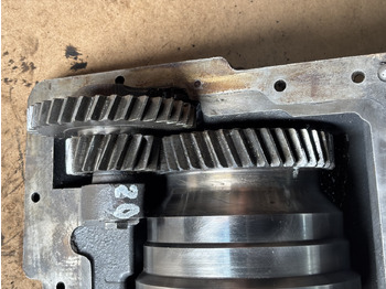 Drivaxel för Lantbruksmaskiner John Deere 6110, 6000, 6010 Przystawka Przedniego Napędu L76149 L101047: bild 3 Drivaxel för Lantbruksmaskiner John Deere 6110, 6000, 6010 Przystawka Przedniego Napędu L76149 L101047: bild 3