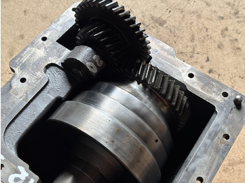 Drivaxel för Lantbruksmaskiner John Deere 6110, 6000, 6010 Przystawka Przedniego Napędu L76149 L101047: bild 2 Drivaxel för Lantbruksmaskiner John Deere 6110, 6000, 6010 Przystawka Przedniego Napędu L76149 L101047: bild 2