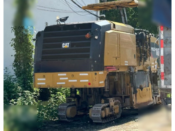 Asfaltfräs CATERPILLAR