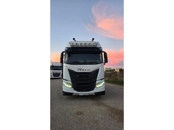 Ny Dragbil Iveco S-WAY 570: bild 2