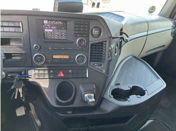 Dragbil Mercedes-Benz Actros 1842 Streamspace / 945 dkm / 2 Tanks / NL Truck: bild 5