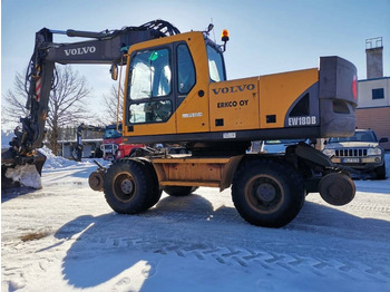 Grävmaskin på däck VOLVO EW180