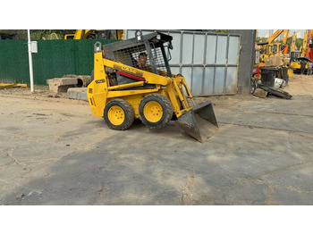 Kompaktlastare/ Slirstyrda lastare CASE 1825: bild 3