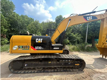 Bandgrävare CATERPILLAR 323D