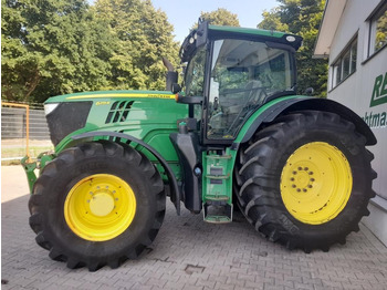 Traktor JOHN DEERE 6215R