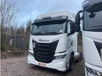 Dragbil IVECO S-WAY