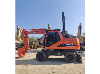 Grävmaskin på däck Doosan DH150W: bild 2 Grävmaskin på däck Doosan DH150W: bild 2