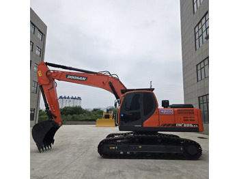Grävmaskin DOOSAN DX225