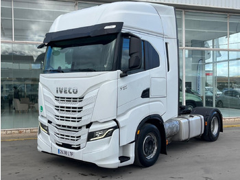 Dragbil IVECO S-WAY