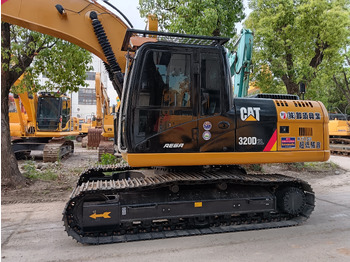 Bandgrävare CATERPILLAR 320D2