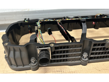 Huvudenhet DAF SPACER FRAME ENGINE VALVE COVER XF 106 480 2033255: bild 2 Huvudenhet DAF SPACER FRAME ENGINE VALVE COVER XF 106 480 2033255: bild 2