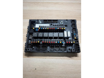 Säkring Mercedes Actros MP4 SAM Cabin Sicherungskasten A0014462758: bild 2 Säkring Mercedes Actros MP4 SAM Cabin Sicherungskasten A0014462758: bild 2