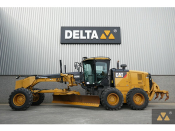 Väghyvel CATERPILLAR 140M