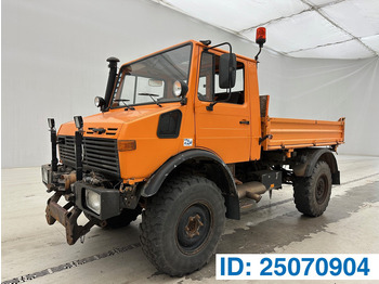 Tippbil lastbil UNIMOG