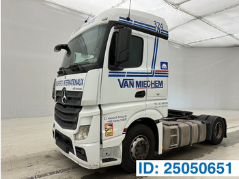 Dragbil MERCEDES-BENZ Actros 1842