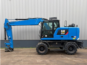 Grävmaskin på däck CATERPILLAR M318F